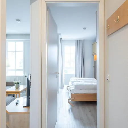 Moderne Helle Mit Balkon In 公寓