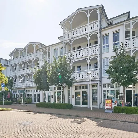 Moderne Helle Mit Balkon In *