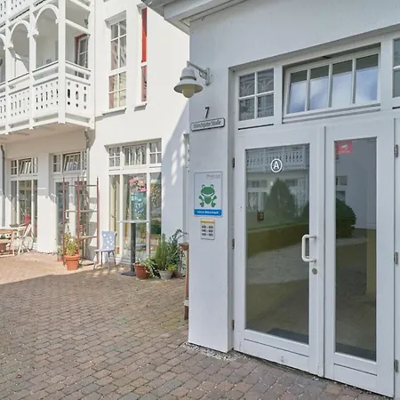 Moderne Helle Mit Balkon In *